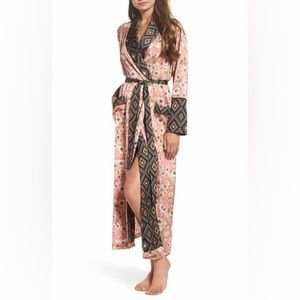 Bed to Brunch for Nordstrom Satin Floral Robe Kimono
